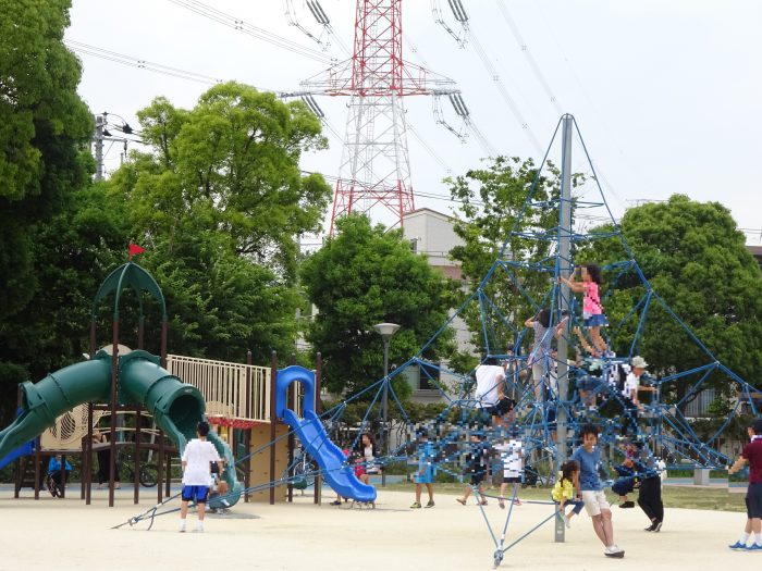 西葛西テニスコートでテニスをしてきました 駐車場は土日混雑 公園が隣にあって子連れでも楽しめますよ 葛飾つうしん 東京都葛飾区のローカルサイト